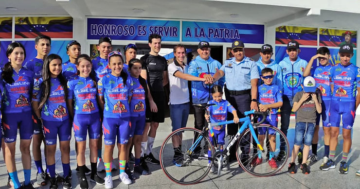 Torres - Fernando Barceló Team sella su acuerdo con la Academia Córdoba